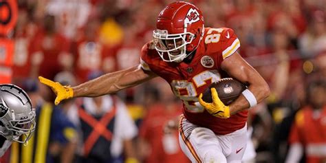 Jason Kelce calls Travis Kelce's four touchdowns 'most selfish stat I've ever seen' | Fox News