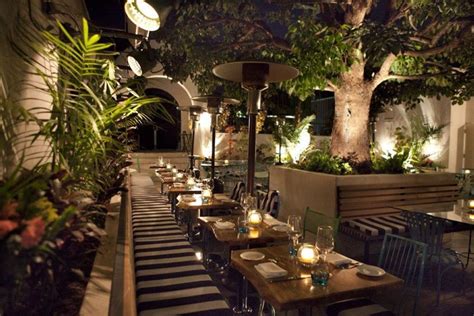 Terrace With Decoration Light You Must Try In Your House 37 | Restaurant interieurontwerp ...