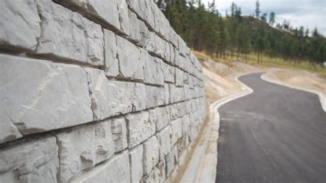 Gravity Retaining Wall | MagnumStone | Glacier Precast Concrete