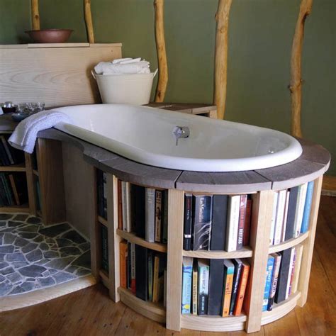 17 Amazing Bathtubs For Small Spaces (With Storage) | GoDownsize