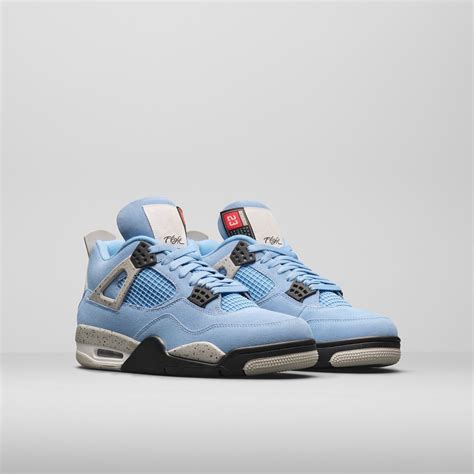 Air Jordan 4 University Blue - Sneakers.fr