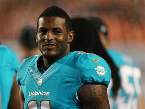 Dolphins' Mike Wallace tells media to ask his coach about his one-catch ...