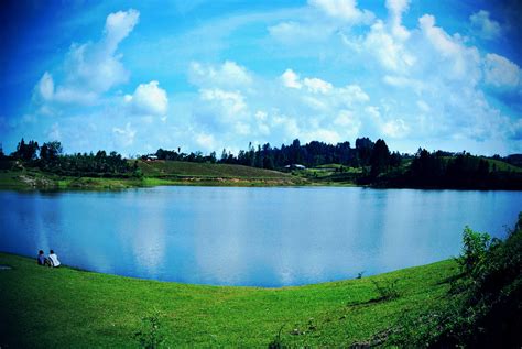 Ilmu Pengetahuan dan Teknologi: 4 Danau Berwarna di Indonesia