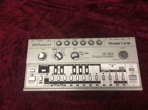 MATRIXSYNTH: Roland TB-303 Bassline Analog Synthesizer