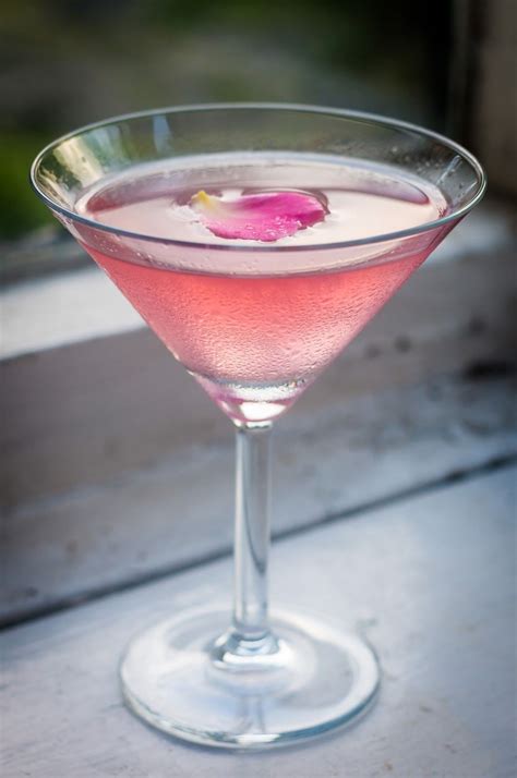 Lychee and rose petal martini | Rose martini recipe, Flavored vodka ...