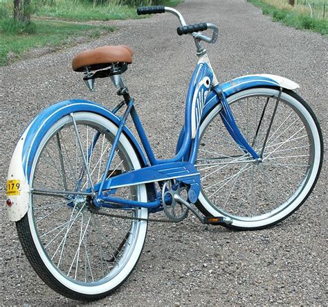 1952 Classic Vintage Schwinn Ladies Ballooner Cruiser Bike