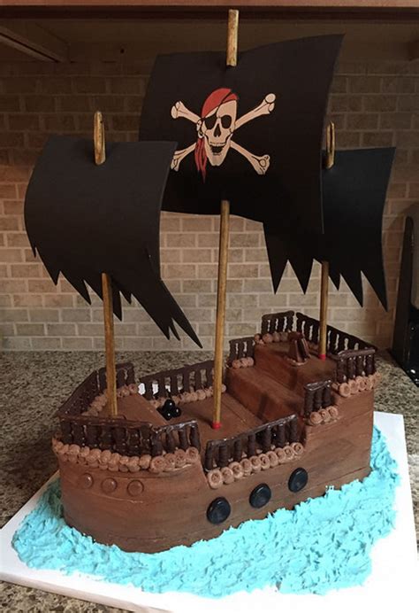 Pirate Ship Birthday Cake - CakeCentral.com