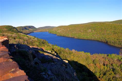 Ovewview of lake of the clouds at Porcupine Mountains State Park, Michigan image - Free stock ...