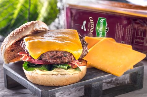 STREET BURGER ΜΕ KERRYGOLD CHEDDAR | Kerrygold Ελλάδα