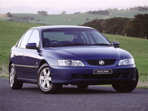 Car Pictures: Holden Commodore 2002