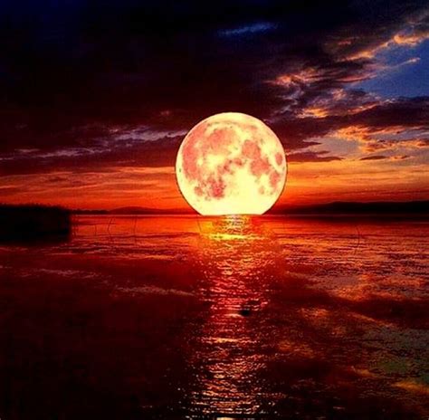 Red Moon (With images) | Beautiful moon images, Moon clouds, Moon pictures