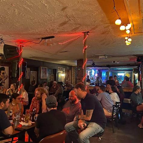 9 Mississippi Dive Bars Loved By Locals