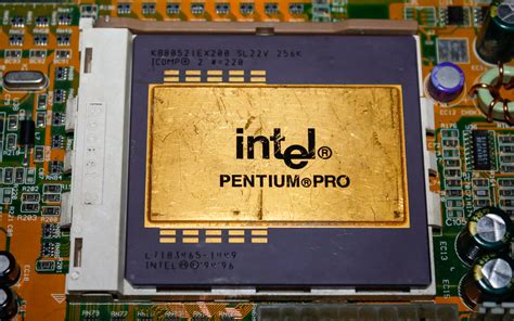 Intel Pentium Pro SL22T 200MHz Cache Socket 8 Scrap GOLD Recovery CPU ...