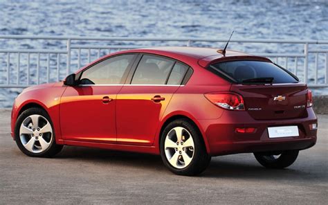 Chevrolet Cruze Hatchback First Official Photos Released