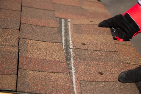 How to Replace Roof Shingles - Asphalt Shingle Roof Repair Tips - IKO