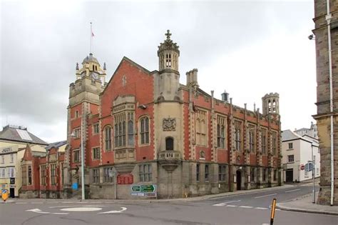 Bideford councillor calls for return to town hall for democracy’s sake ...