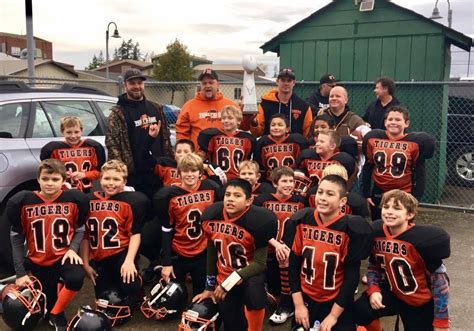 Little league football teams win championship trophies | The Journal of the San Juan Islands