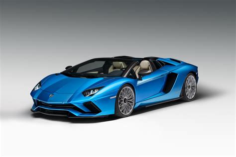 Lamborghini Aventador S Roadster 2017 : premières photos officielles