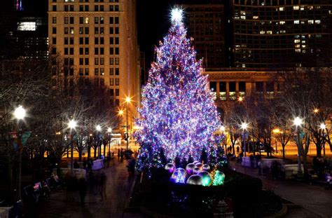 Best Chicago Christmas Lights and Displays