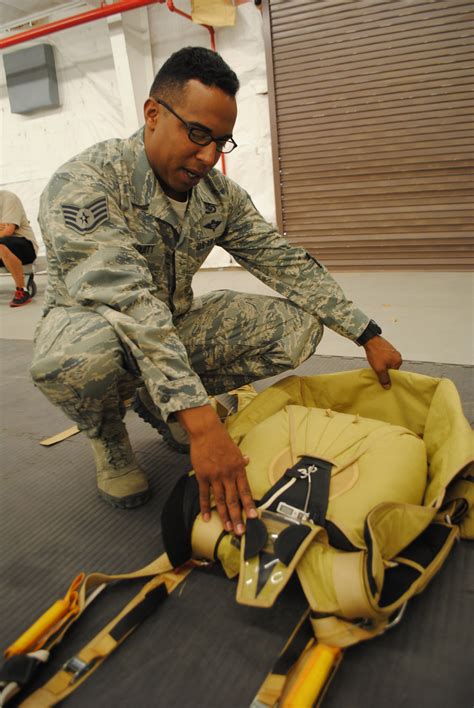 Parachute riggers play key role in Airmen safety > Kirtland Air Force Base > Article Display