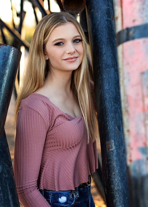 Scottsdale Senior Photographer Captured Moments | Senior pictures girl poses, Senior portraits ...