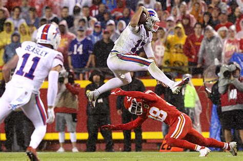 The Christmas Tree-Topper All Buffalo Bills Fans Want [PHOTO]