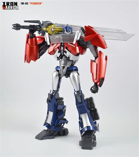 Iron Warrior IW-05 Pioneer (Transformers Prime Optimus Prime) Color Prototype Images ...