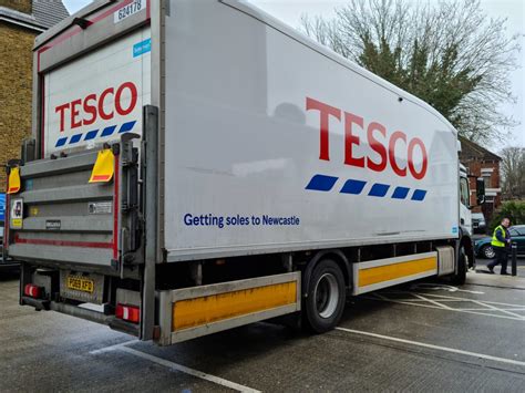 Tesco tech glitch leads to online delivery cancellations