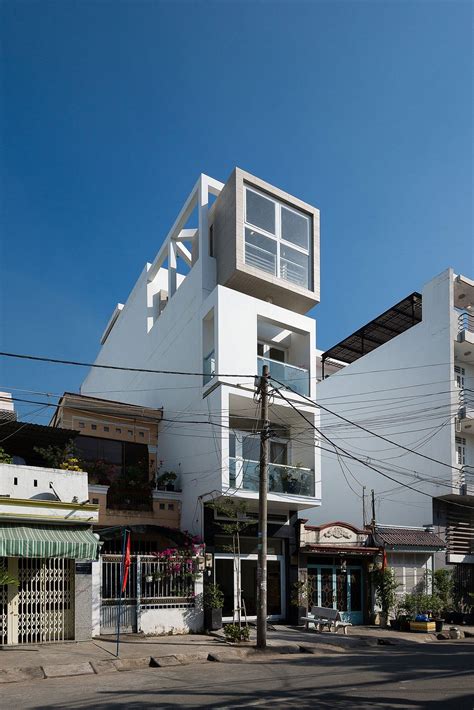 Versatile Narrow House in Ho Chi Minh City Beats the Space Crunch