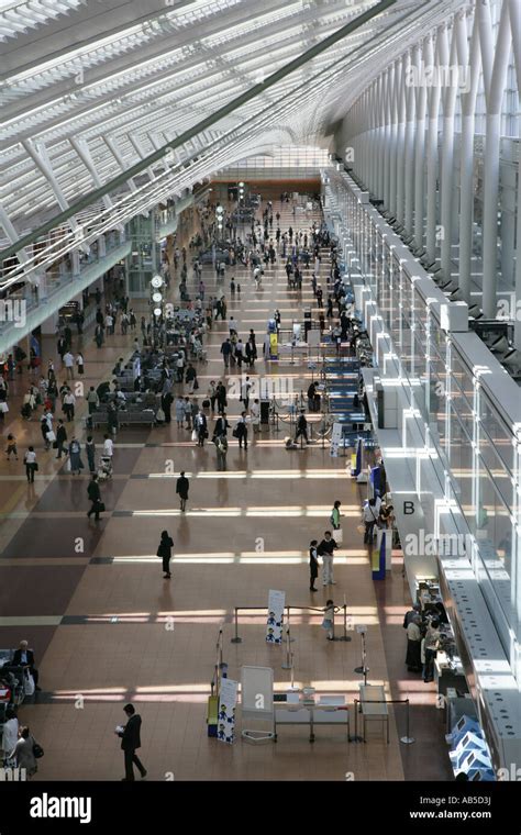 Haneda airport terminal 2 hi-res stock photography and images - Alamy