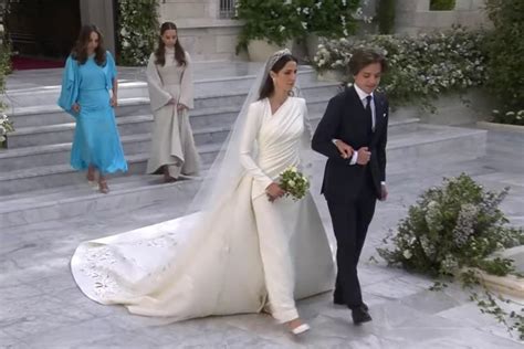 Bride Squad! Crown Prince Hussein's Sisters Fix Princess Rajwa's Dress Train During Royal Wedding