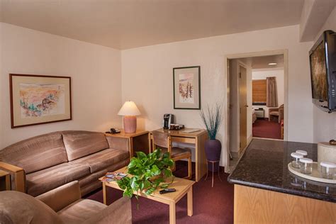 Grand Canyon Plaza Hotel Pet Policy