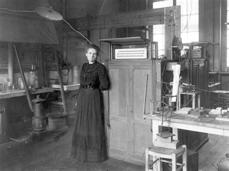 In color | Marie Curie in her laboratory in Paris, 1912 - Marina Amaral