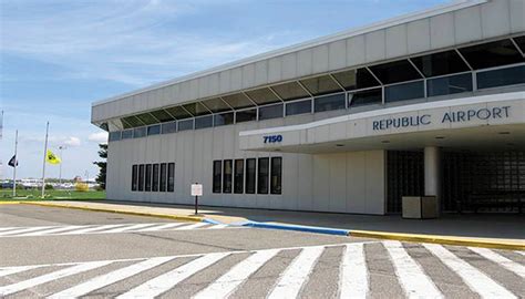 The Airline History of Long Island’s Republic Airport (FRG)