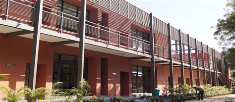 Lady Shri Ram College – Excellence in women's education