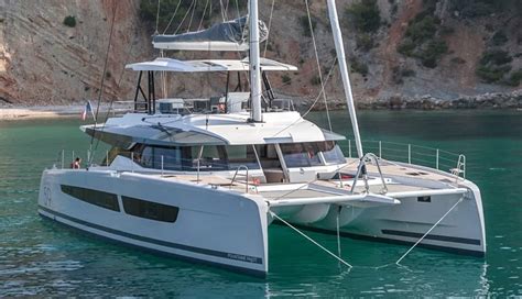 Catamaran Types and Models: Review & Buyer’s Guide - Boat Bub