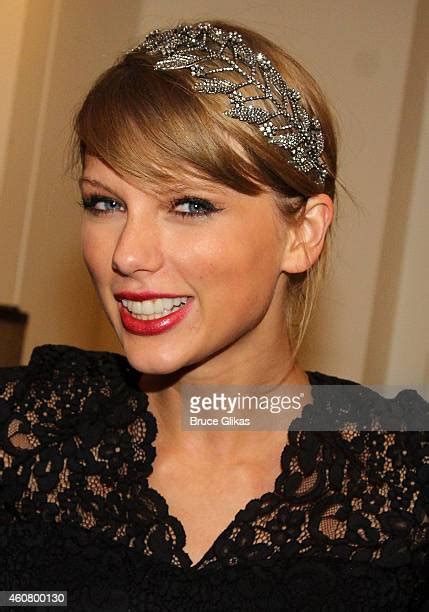 Taylor Swift Headband Photos and Premium High Res Pictures - Getty Images