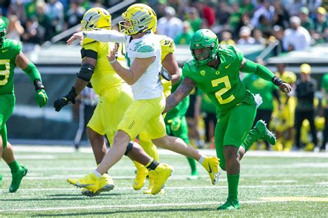 DJ Johnson, Jared Greenfield cause havoc plays during Oregon Ducks spring game - oregonlive.com