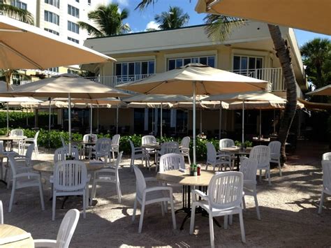 Turtle Club Dining: On the Sand at Vanderbilt Beach Resort | Must Do Visitor Guides