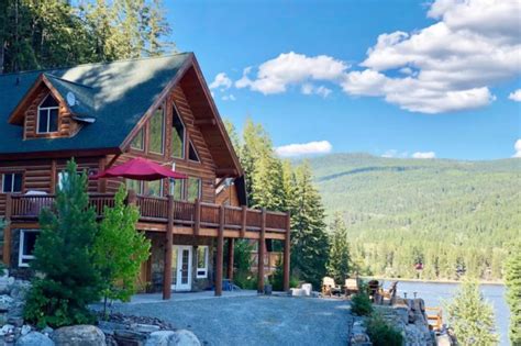 Beautiful Log Cabin With Stunning Lake View - Log Homes Lifestyle