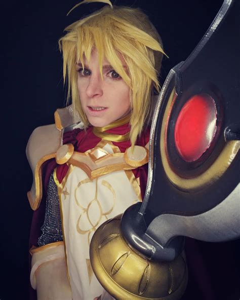 12+ Best Rising Of The Shield Hero Cosplays (RANKED) - QTA