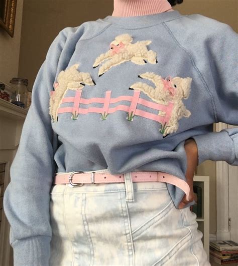 Image sur vintage dans des vêtements mignons par via sur We Heart It in 2020 | Retro outfits ...