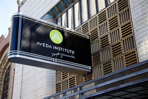 Knoxville, TN Cosmetology School | Douglas J Aveda Institute