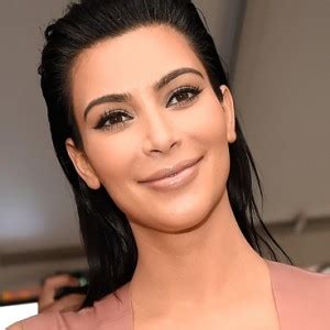 Kim Kardashian Just Got the Same Haircut You Had in the ‘90s - ZergNet