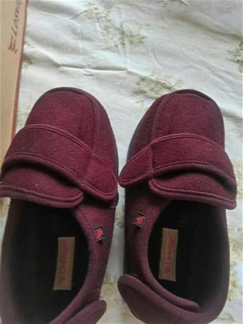 Wide Width Fashion Diabetic Orthopedic Shoes Adjusting Velcro Fully Open For Swollen Wide Feet ...