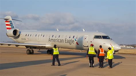 Envoy says ‘Goodbye’ to the Canadair 700, and ‘Hello’ to an all-Embraer ...