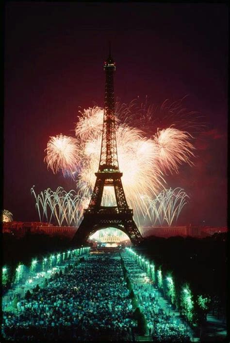 Fireworks at Eiffel tower | Eiffel tower, Tour eiffel, Tower