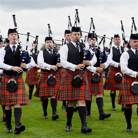 This Is Just What Bagpipe Bands Need: More Bagpipes - WSJ