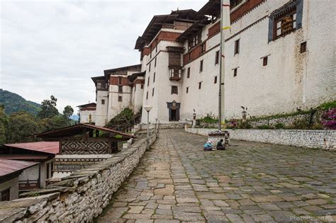 Image of Trongsa Dzong by Sue Wolfe | 1035351 | PhotoHound