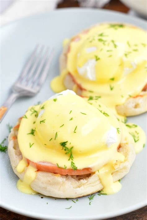 Eggs Benedict with Easy Homemade Hollandaise Sauce